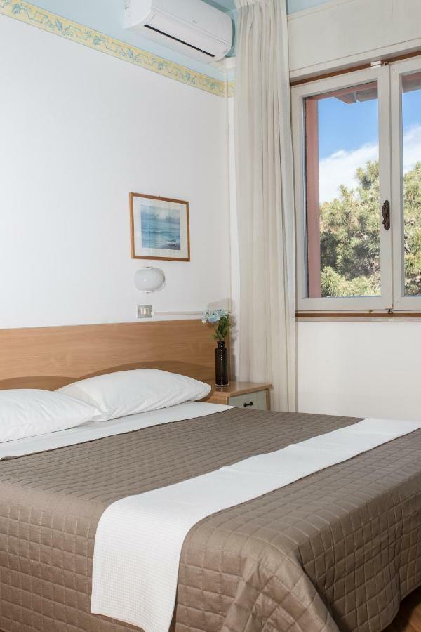 Hotel Meeting Cesenatico Dış mekan fotoğraf